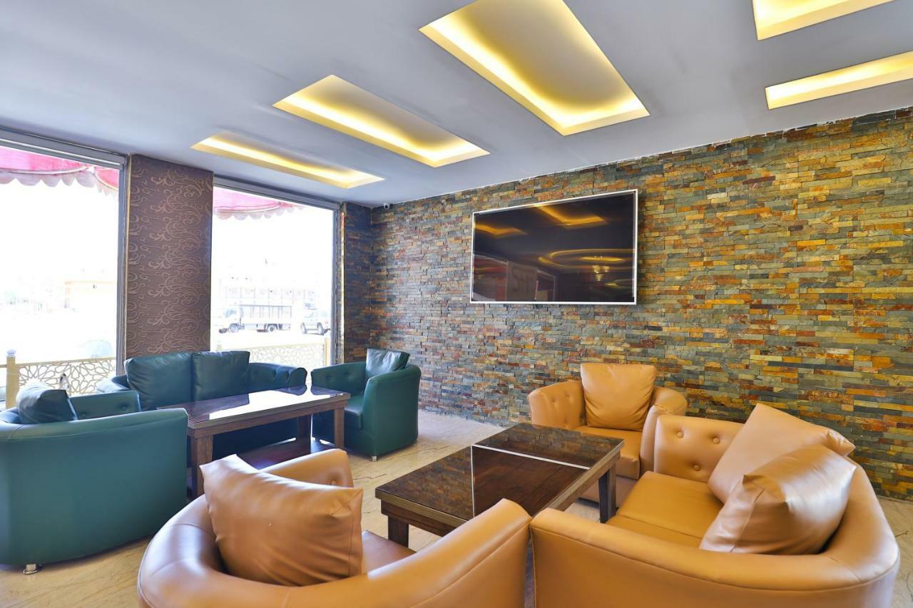 Esfrine Hotel Apartment Tabuk Exterior photo